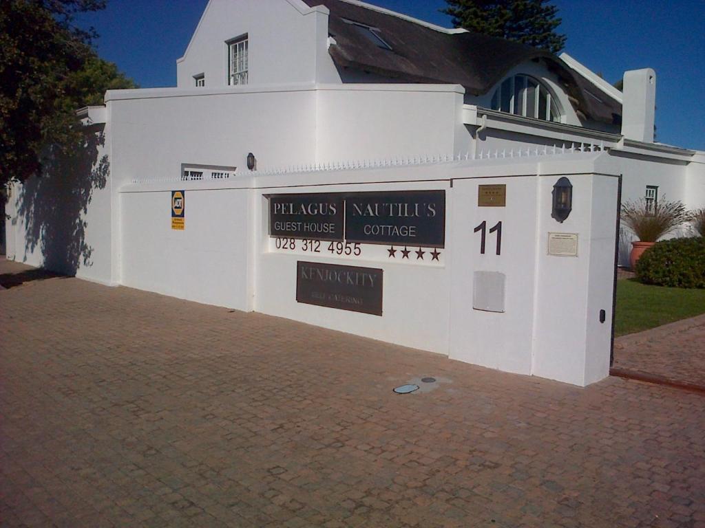 Nautilus Guest House هيرمانوس المظهر الخارجي الصورة